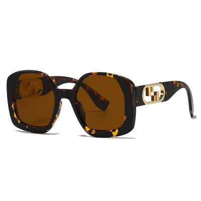 Women Fashion Square Frame Metal Cutout Temple Sunglasses