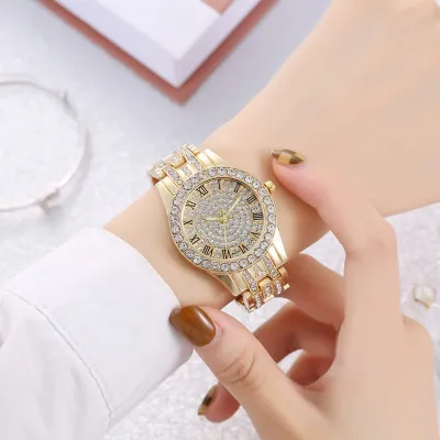 Women Fashion Round Dial Diamond Quartz Watch