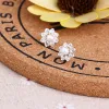 No. 17 [Eight Diamond Flowers]