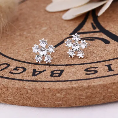 Women Fashion Alloy Diamond Pearl Heart Shaped Stud Earrings