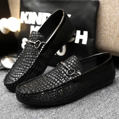 Men Casual Solid Color Metal Decorative Flat Comfort Loafers