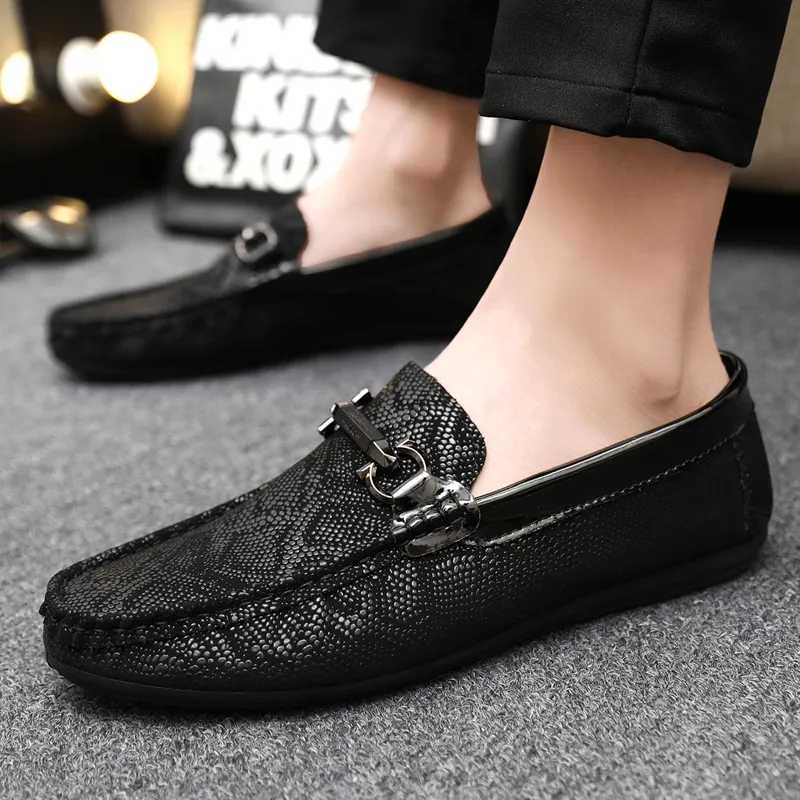 Men Casual Solid Color Metal Decorative Flat Comfort Loafers