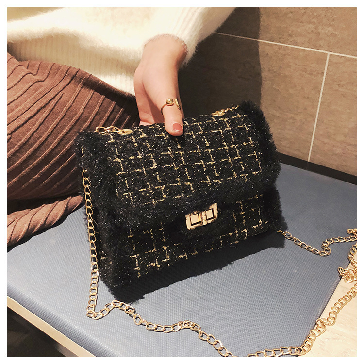 Wholesale Fashion Plush Chain Shoulder Bag