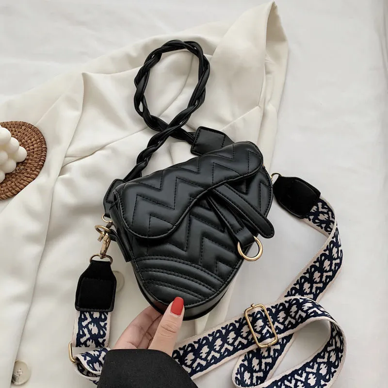 Fashion Embroidered Thread Solid Color PU Leather Shoulder Bag Small Saddle Bag with Magnetic Buckle
