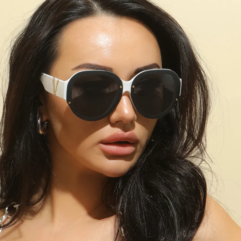 Women's Fashion Large Oval Frame Rice Nail Sunglasses PC Lens