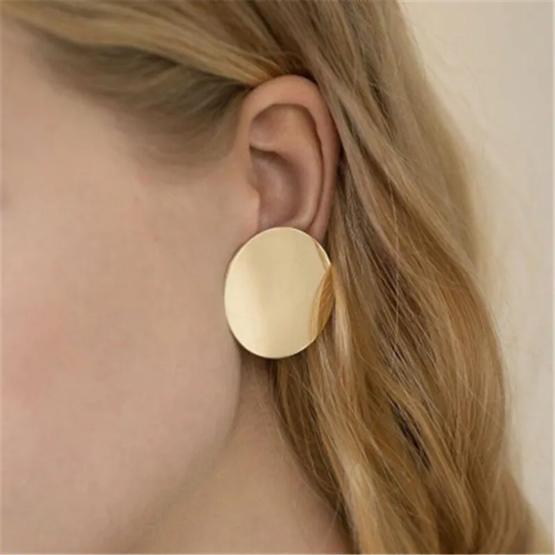 Women's Fashion Simple Glossy Round Stud Earrings