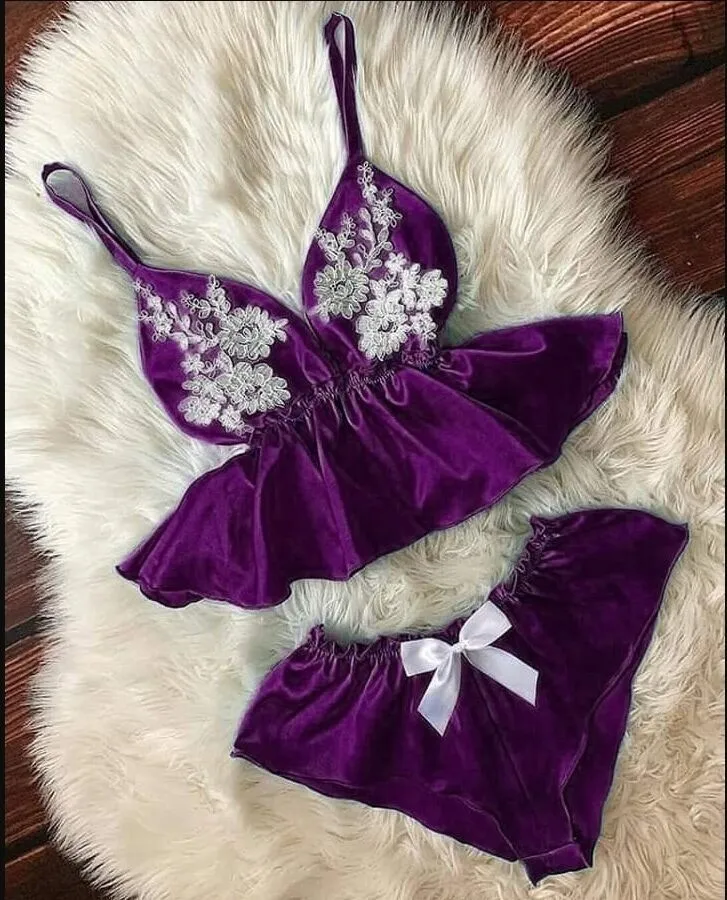 Women Edgy Casual Sleeveless Lace Patchwork Satin Crop Top And Shorts Pajamas Set