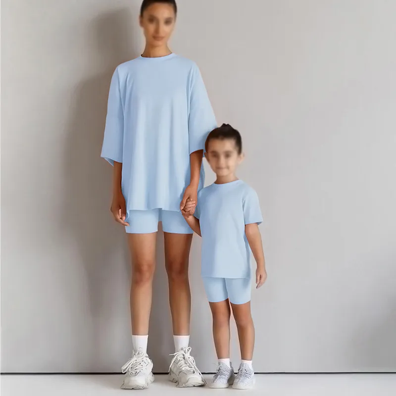 Women's Solid Color Crew Neck T-Shirt and Shorts Two-Piece Set - Casual Cotton Blend Summer Outfit