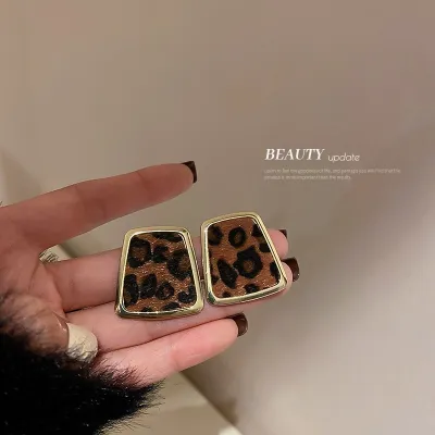 925 Silver Needle Autumn And Winter Simple Leopard Flannel Earrings