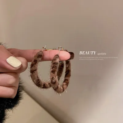 925 Silver Needle Autumn And Winter Simple Leopard Flannel Earrings