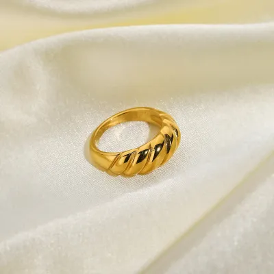 Wholesale Unisex Personality Stainless Steel Gold Plated Croissant Ring