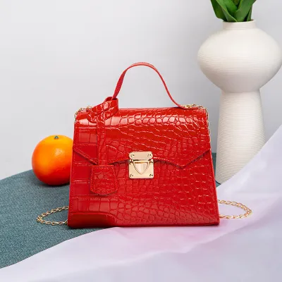 Women Fashion Crocodile Pattern PU Crossbody Bag Lock Closure Street Style