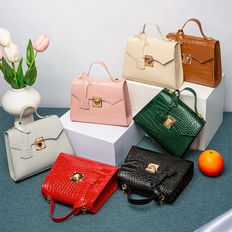 Women Fashion Crocodile Pattern PU Crossbody Bag Lock Closure Street Style
