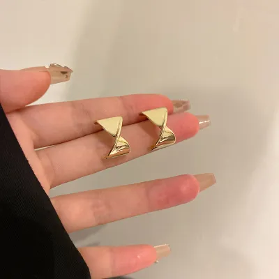 Wholesale Women Simple Silver Needle Metal Geometric Earrings