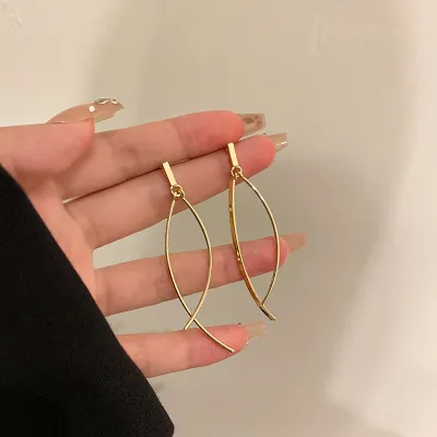 Wholesale Women Simple Silver Needle Metal Geometric Earrings