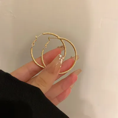 Wholesale Women Simple Silver Needle Metal Geometric Earrings