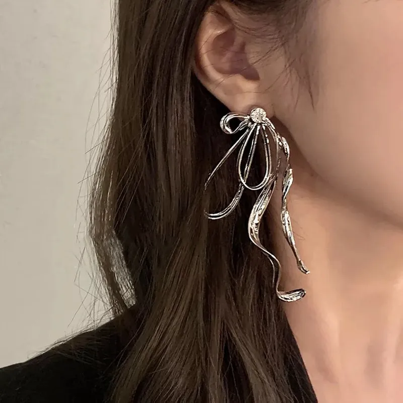 Wholesale Women Personality Creative Multi-Layer Streamer Shape Alloy Earrings