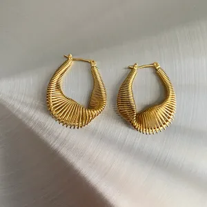 Wholesale Women Creative Geometric Lines Twisted U Shaped Metal Earrings