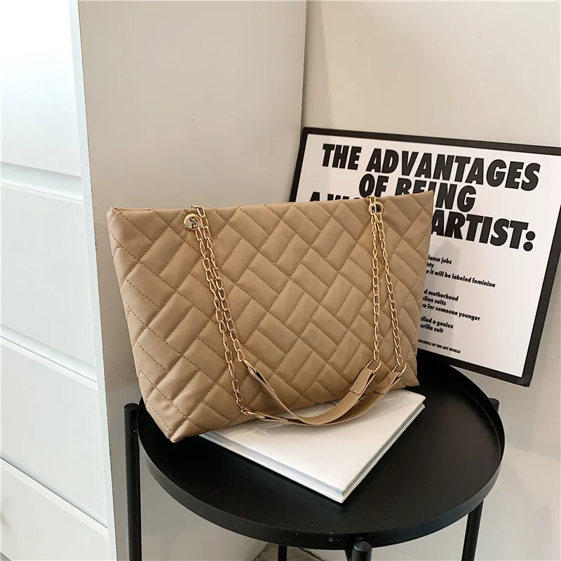 Women Fashion PU Tote Retro Large Capacity Diamond Chain Handbag