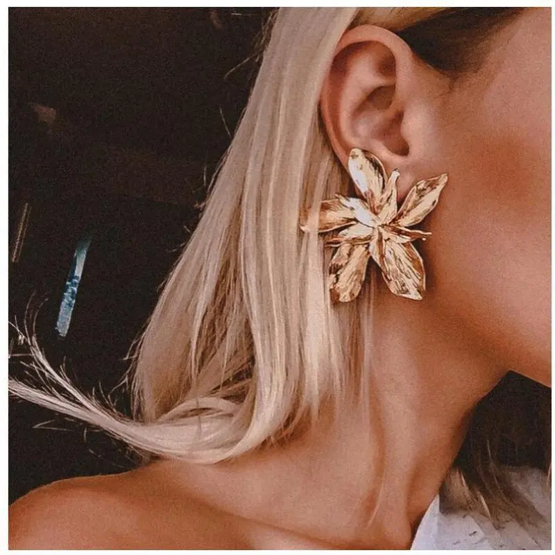 Wholesale Women Fashion Exaggerated Alloy Large Floral Stud Earrings