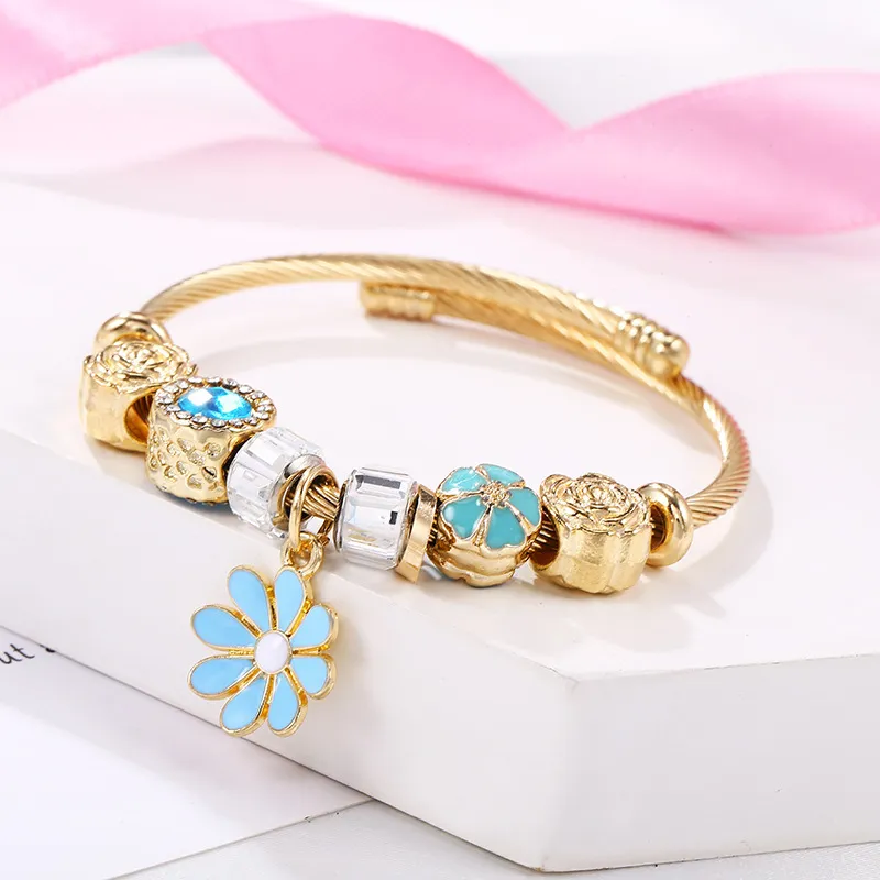 Women's Fresh Sunflower Floral Pendant Stainless Steel Bracelet