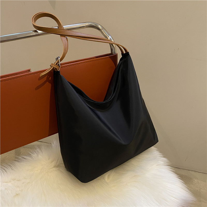 Wholesale Women'S Fashion Solid Color Underarm Bag Oxford