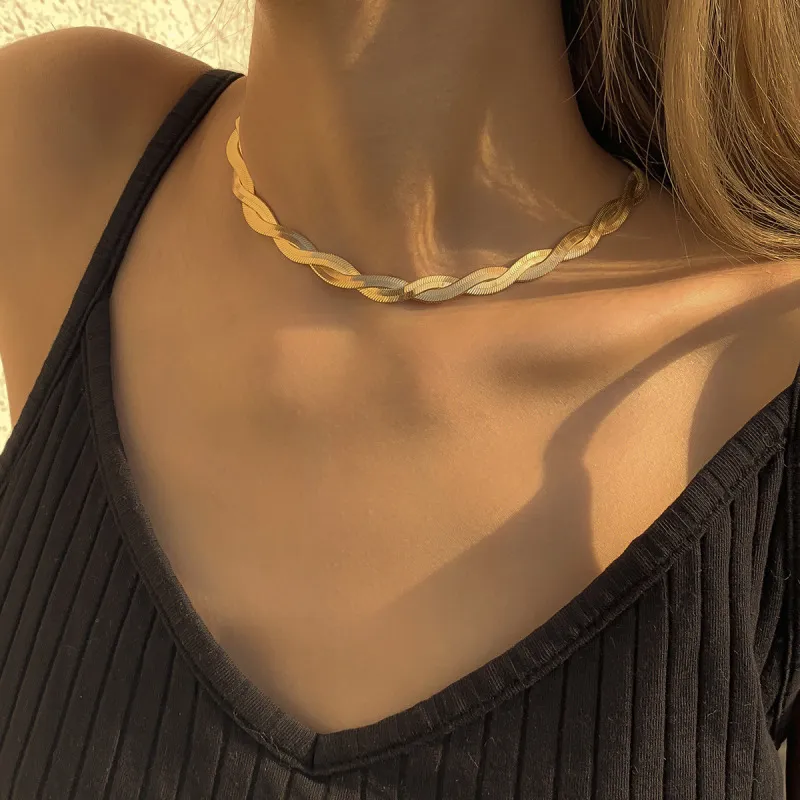 Women Simple Fashion Flat Snake Bone Chain Necklace