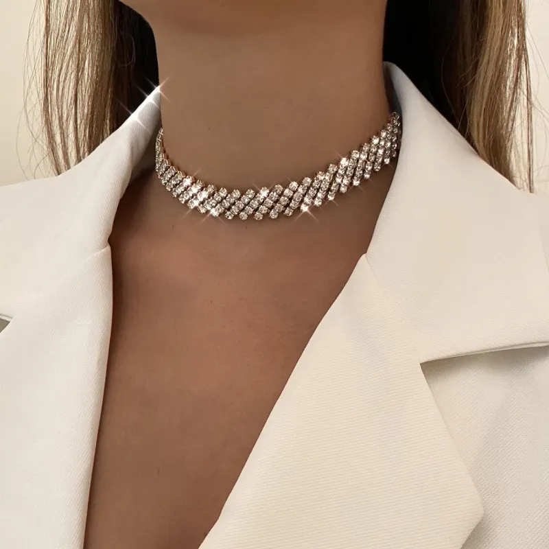 Women's Fashion Super Flash Full Diamond Clavicle Necklace Simple Geometric Alloy Rhinestone