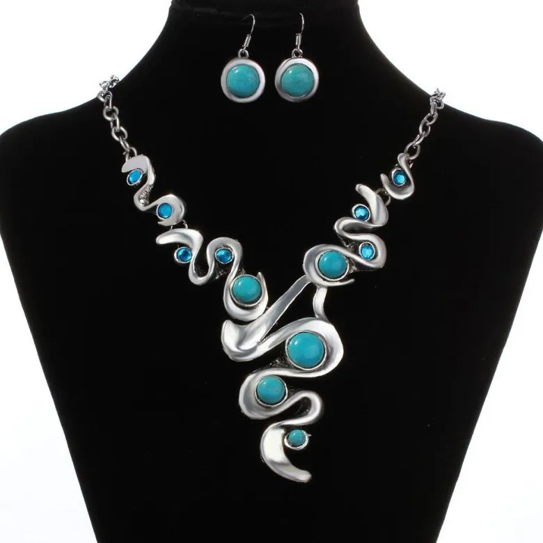 Women's Vintage Green Tibetan Silver Necklace and Earrings Set