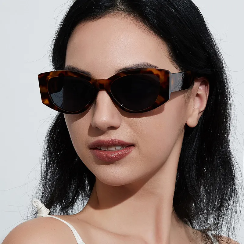 Women Large Frame Leopard Print Fashion Retro Sunglasses