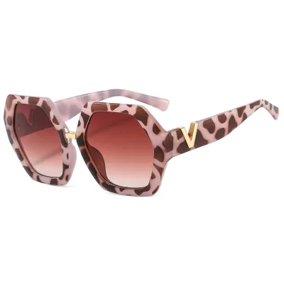 Women Fashion Irregular Frame Sunglasses