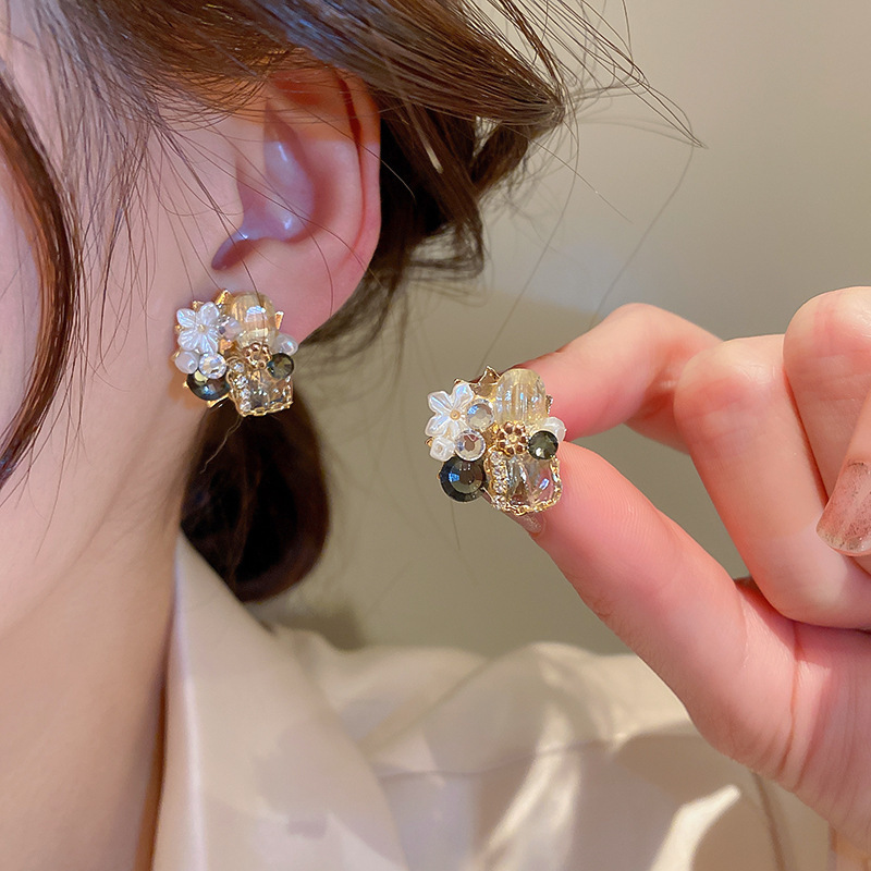 Womens fashion stud earrings sales