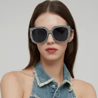 Gafas de sol con diamantes de imitación y montura grande a la moda para mujer