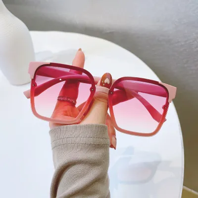 Women Men Fashion Elegant Anti-Ultraviolet PC Sunglasses