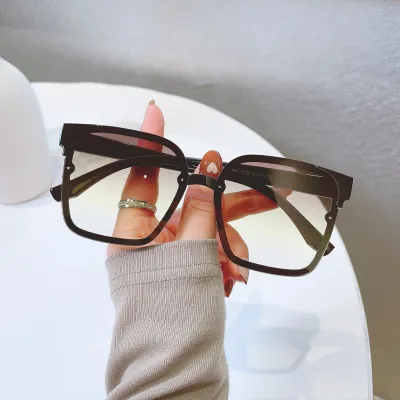 Women Men Fashion Elegant Anti-Ultraviolet PC Sunglasses