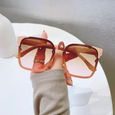 Women Men Fashion Elegant Anti-Ultraviolet PC Sunglasses