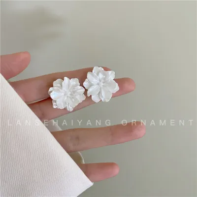 Women Simple Fashion White Floral Earrings
