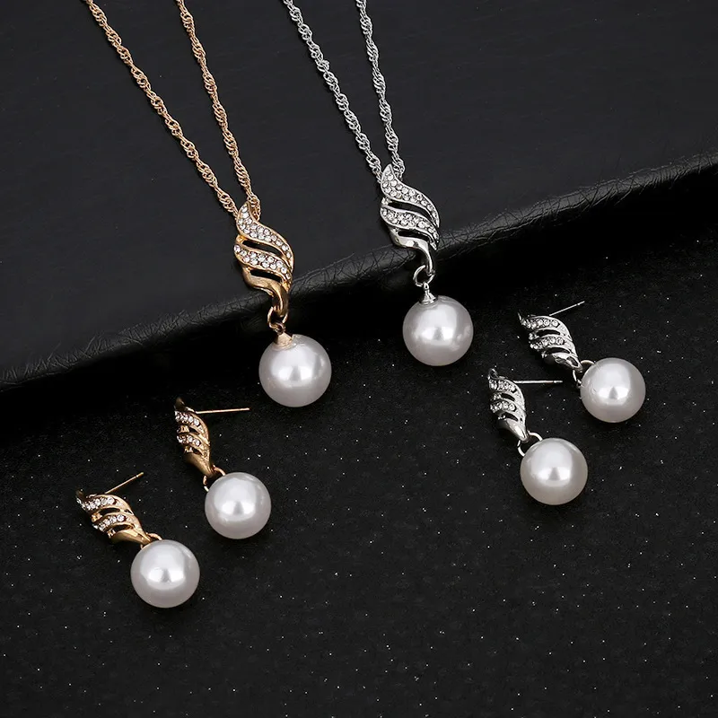 Women's Fashion Diamond Earrings Wavy Line Imitation Pearl Necklace Set