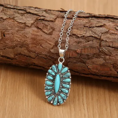 Women Ethnic Style Inlaid Green Turquoise Pendant Exaggerated Necklace