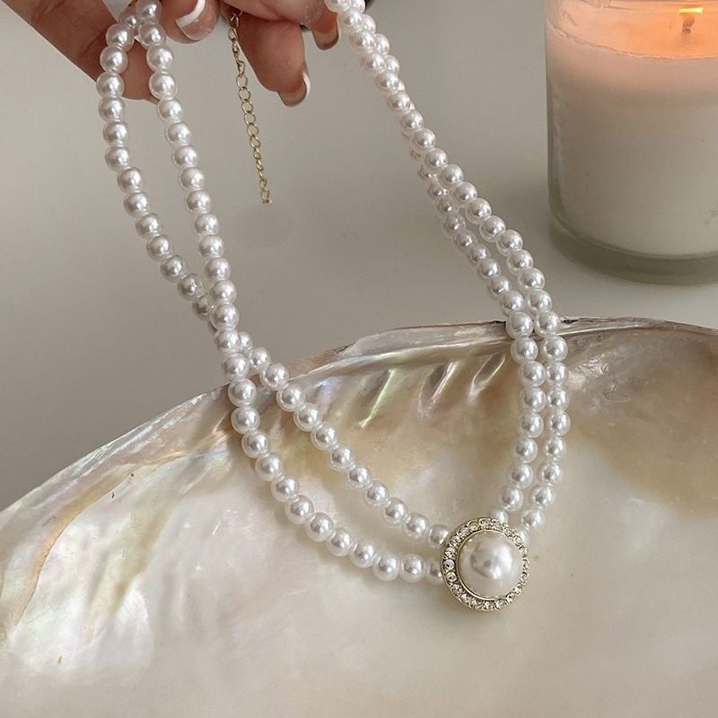 Wholesale Women Vintage Elegant Pearl Necklace Temperament