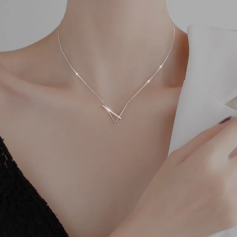 Women's Simple Geometric V-Shaped Titanium Steel Cross Chain Necklace with Alloy Pendant
