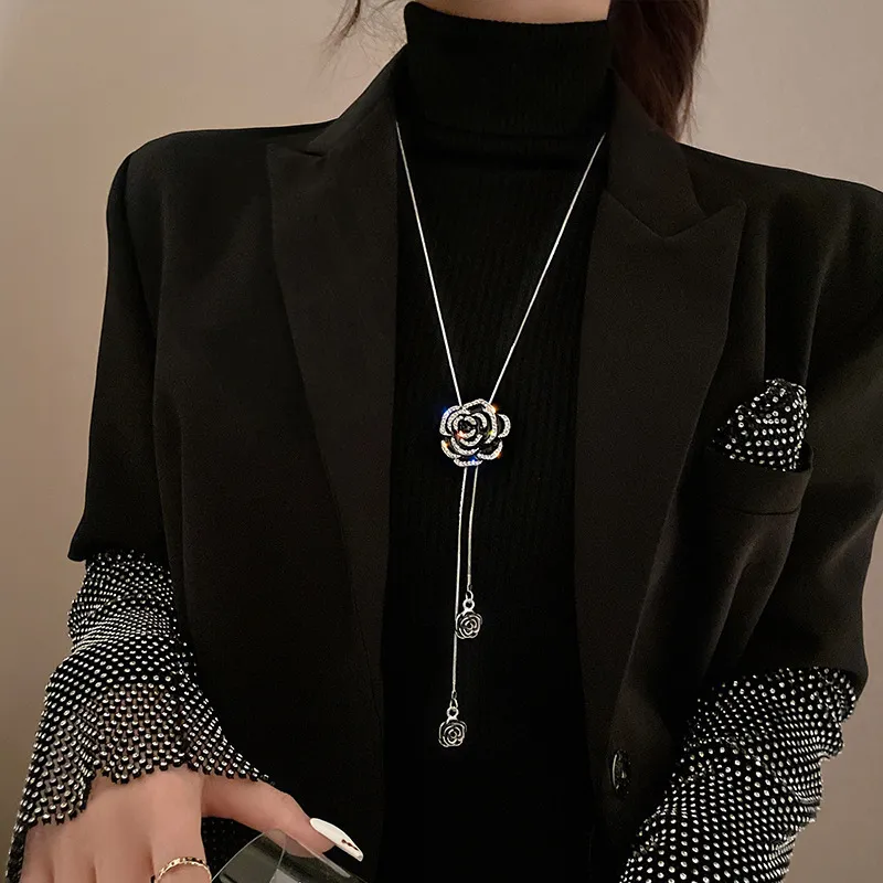 Women Vintage Camellia Sweater Chain Long Design Light Luxury Necklace