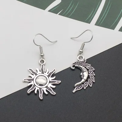 Women'S Vintage Sun Moon Asymmetric Earrings