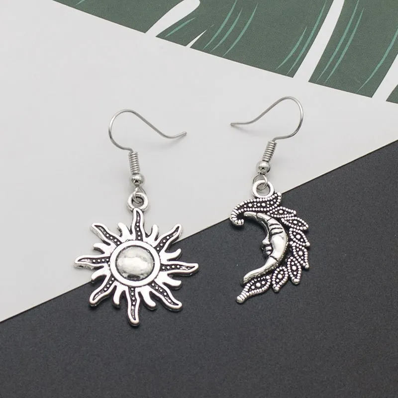 Women'S Vintage Sun Moon Asymmetric Earrings