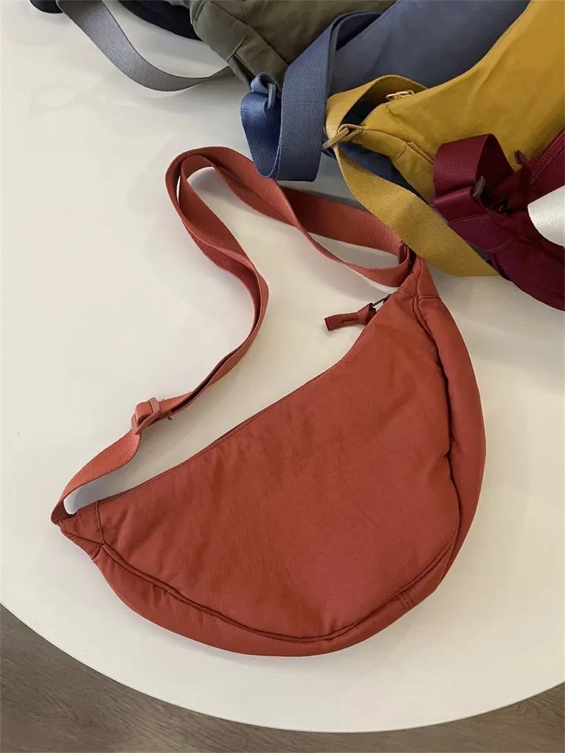 DISSO Nylon Shoulder Bag Solid Color Triangle Messenger Bags