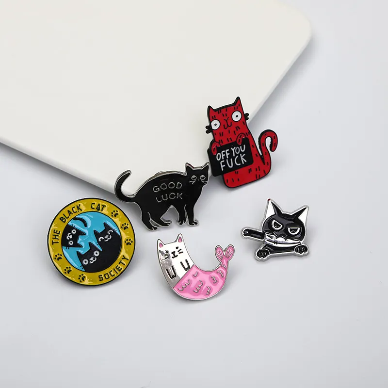 Cartoon Lucky Cat Zinc Alloy Brooch Unisex