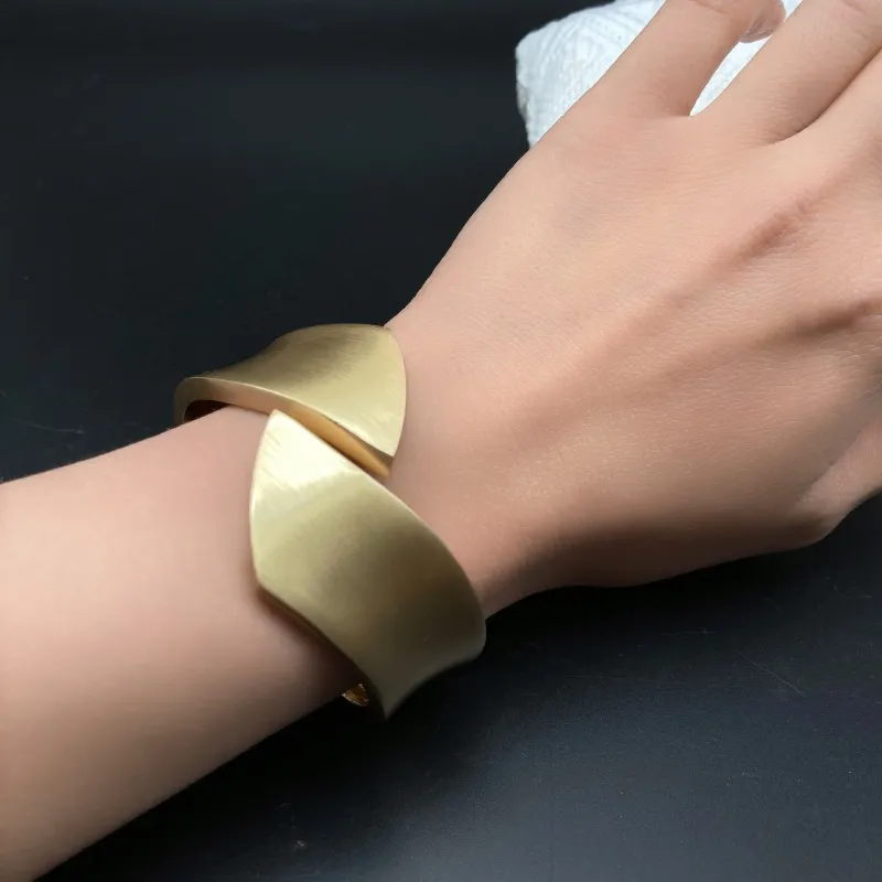 Women's Fashion Punk Opening And Closing Alloy Bangle Bracelet