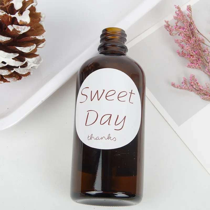 Round Sweet Day Bakery Package Closure Stickers Mirror Laminated Film Offset Printing Powerful Yellow Background Hot Glue