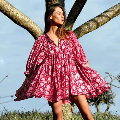 Vestido informal holgado con mangas farol y cuello en V con estampado floral y cordones para mujer