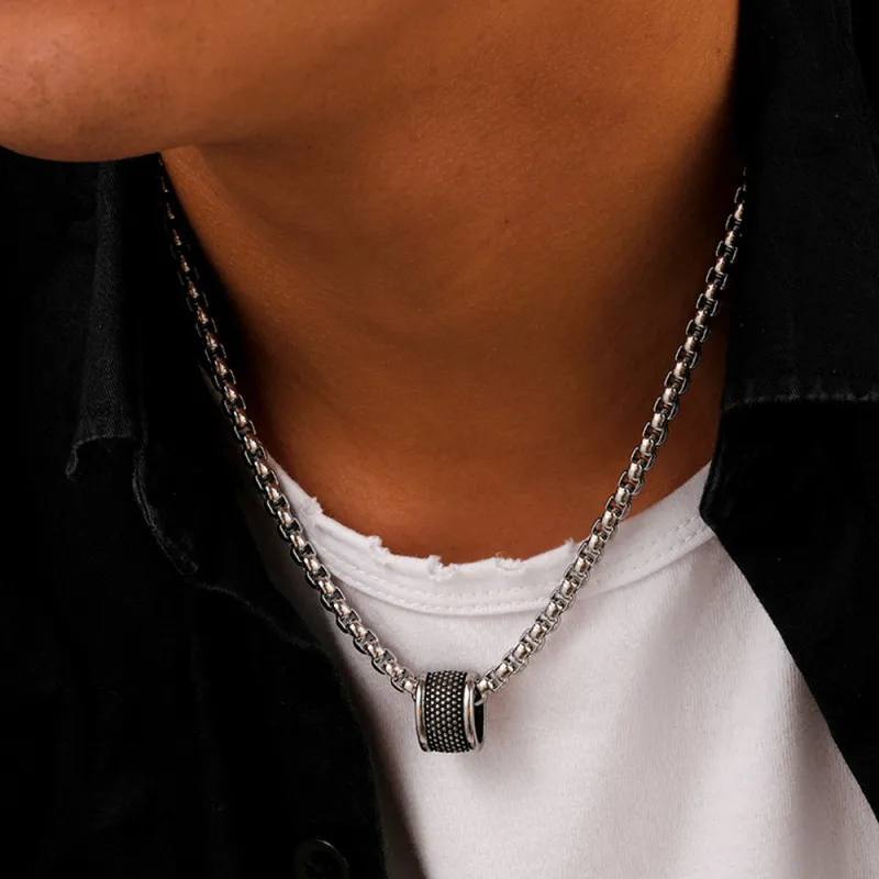 Men's Simple Stainless Steel Circle Pendant Necklace
